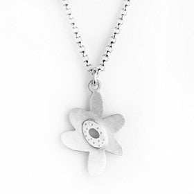 medium flower necklace